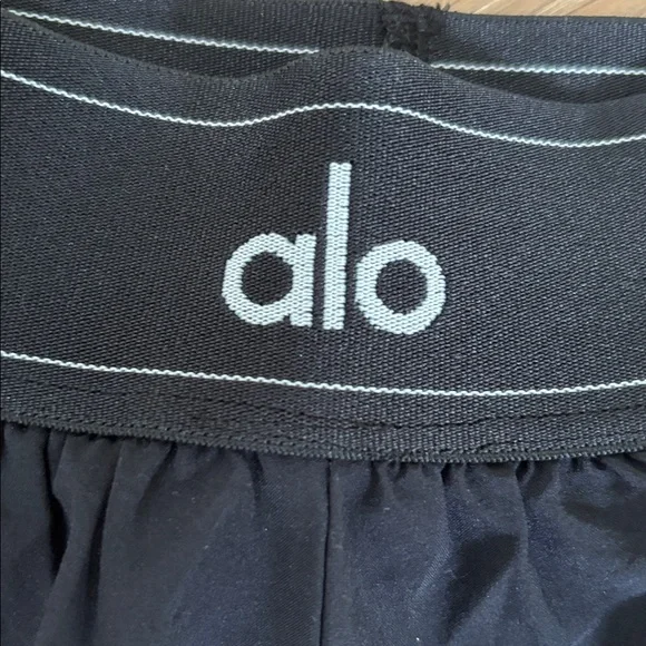 alo Women’s Match Point Short - Picture 4 of 9